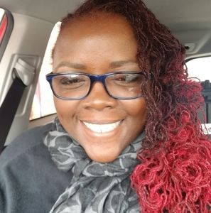 Meet your Posher, Cynthia